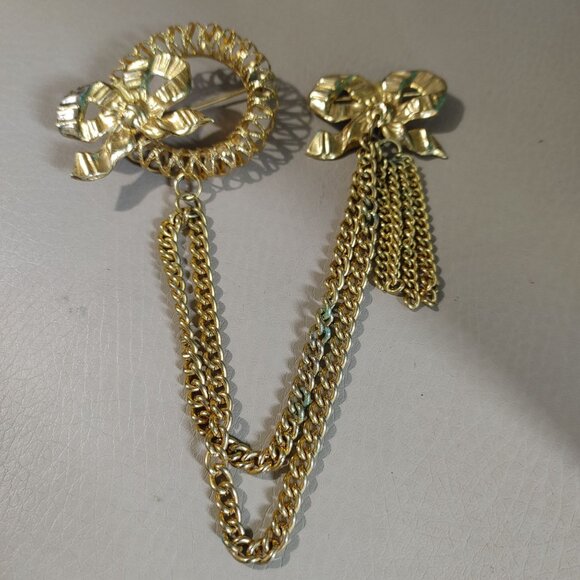 Swag Brooch Yellow Gold Tone Bow Chain Pin Set Ornate Tassel Dangle Detailing - Picture 11 of 14